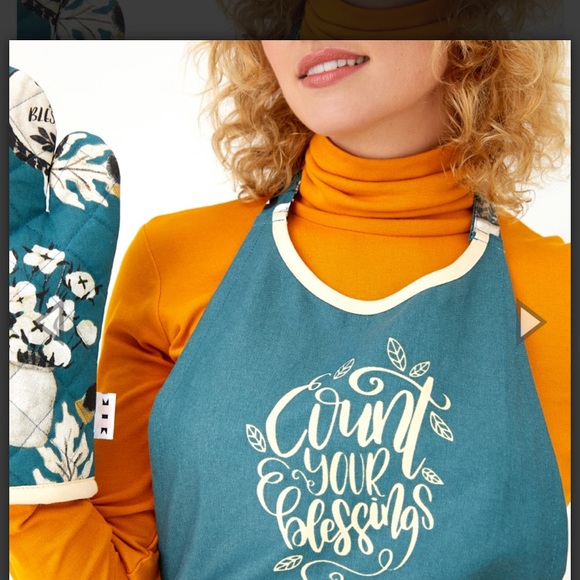 Count Your Blessings Thankful Apron Kitchen Towel Oven Mitt Set Simply Whimsical - Picture 6 of 9